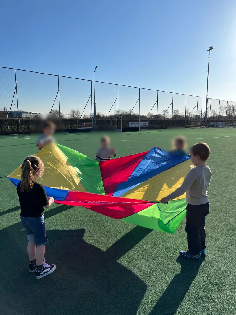 Februari vol plezier, zonnestralen en nieuwe avonturen op de BSO🎭🎨🌞