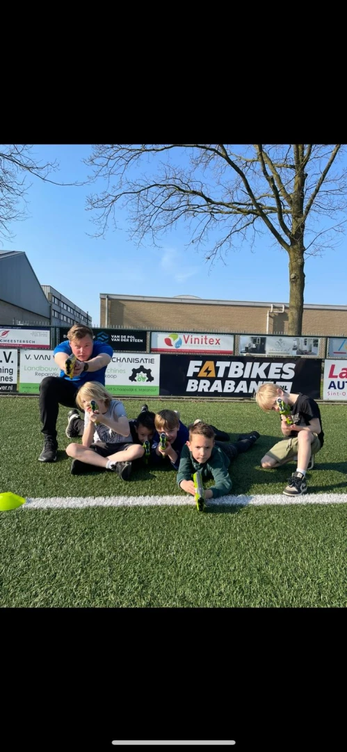 Maart roert zijn staart! Lezen jullie mee?