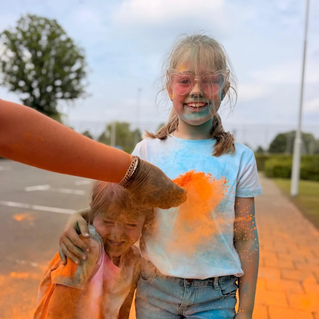 Een kleurrijke en sportieve maand bij Sportstuif! 🌞